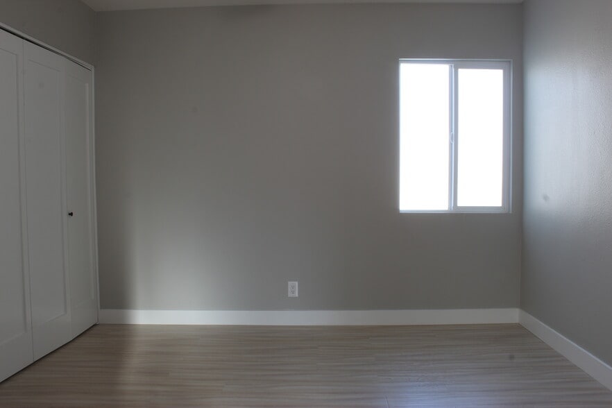 Primary Room - 20801 Bassett St