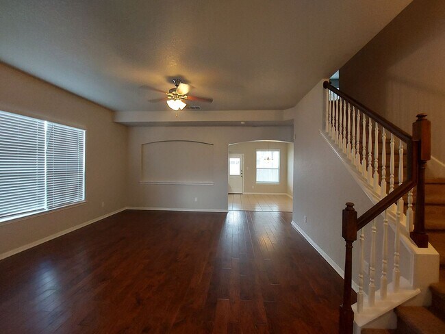 Building Photo - Lovely 4 Bedroom Home with Master Downstai...