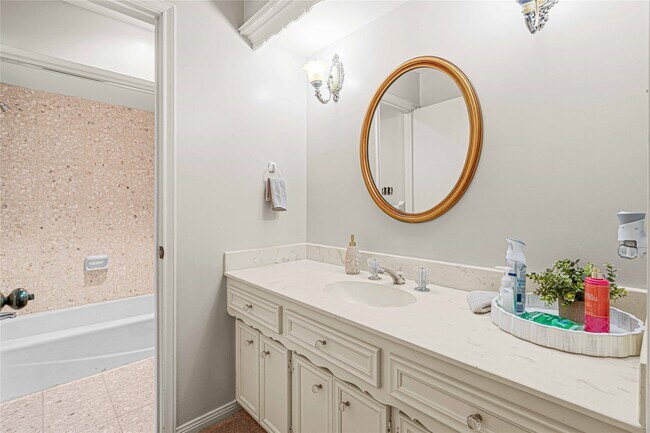 Building Photo - 5606 Graystone Ln