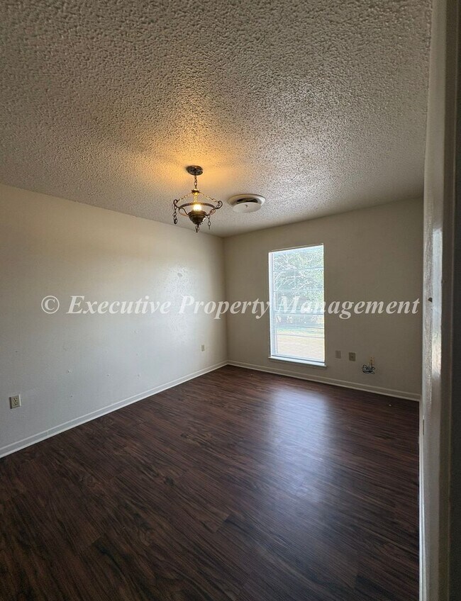 Building Photo - 7544 FM 2657