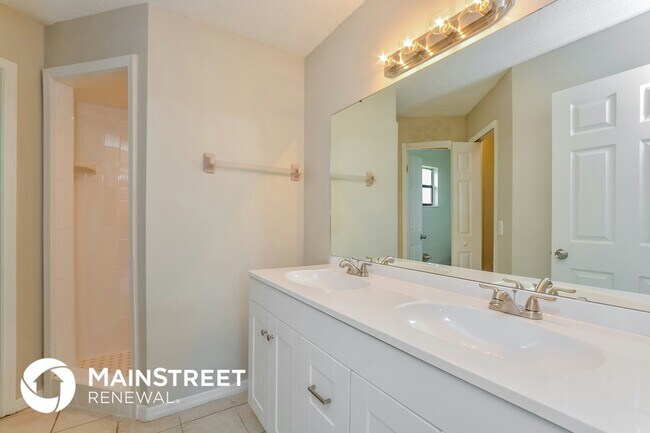 Building Photo - 3057 Riverhead Dr