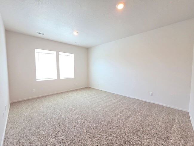 Building Photo - $2,695 - 4 Bed / 2 Bath Beautiful Newer Construction Home in Cheney