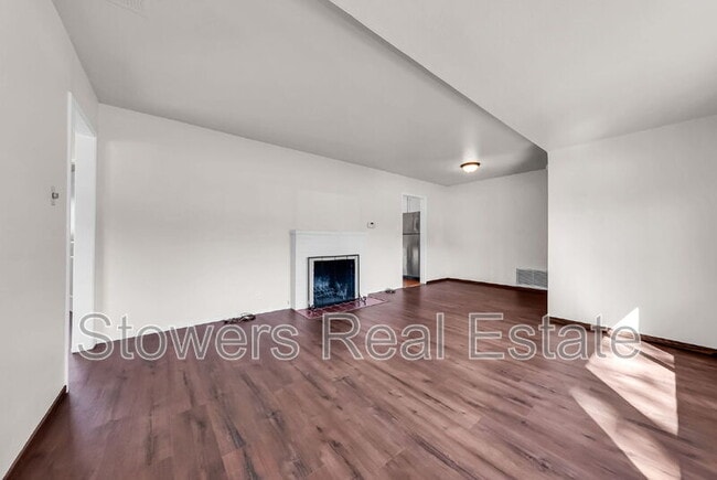 Building Photo - 275 Cameo Dr