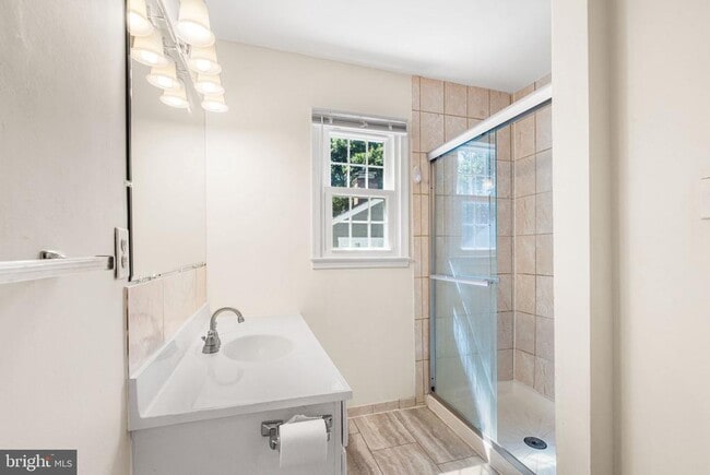 Building Photo - 222 Apple Blossom Ct