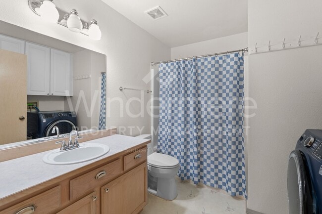 Building Photo - Beautiful 3-bedroom Home Next To Black Bay Park In Post Falls