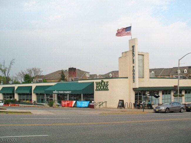 Building Photo - 378 Claremont Ave