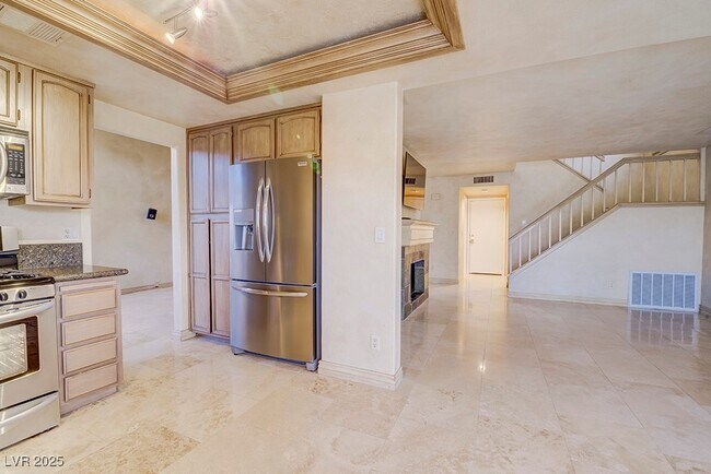Building Photo - 2394 Millcroft Dr