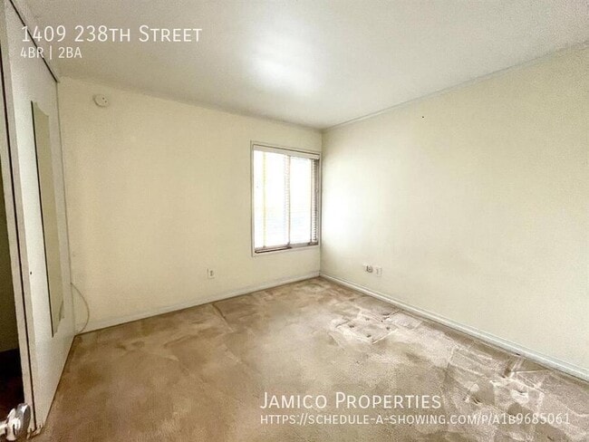 Building Photo - 1409 238th St