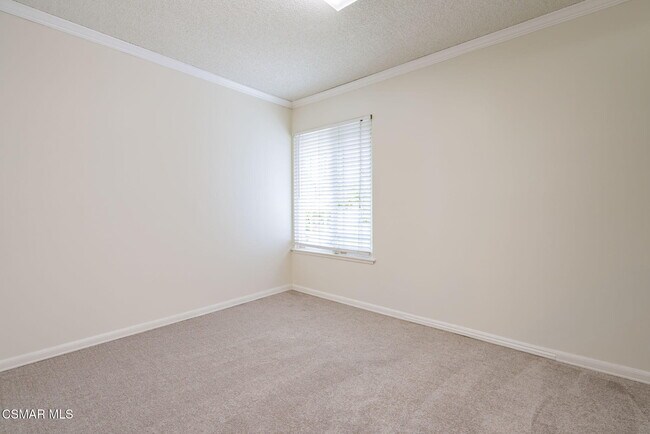 Building Photo - 6894 N Auburn Cir
