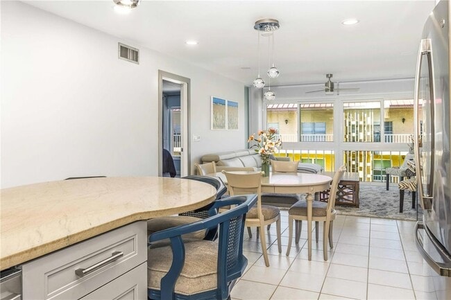 Building Photo - 105 Island Way