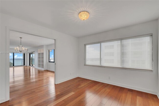 Building Photo - 5415 Collins Ave