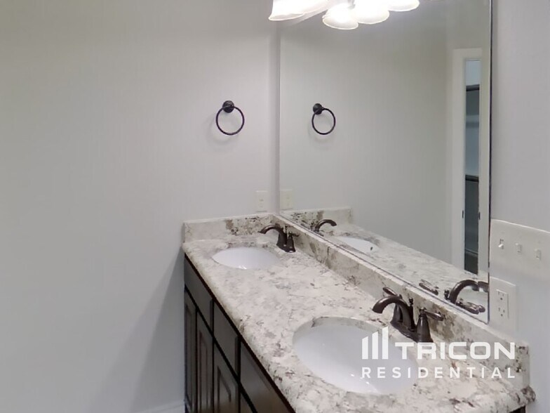 Building Photo - 3107 White Horse Ct