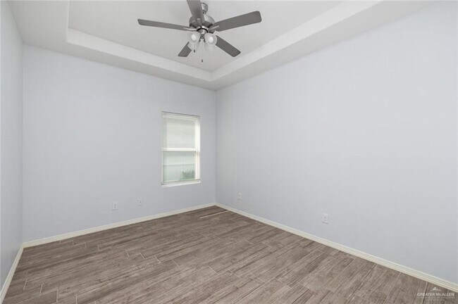 Building Photo - 400 S Retama Ln