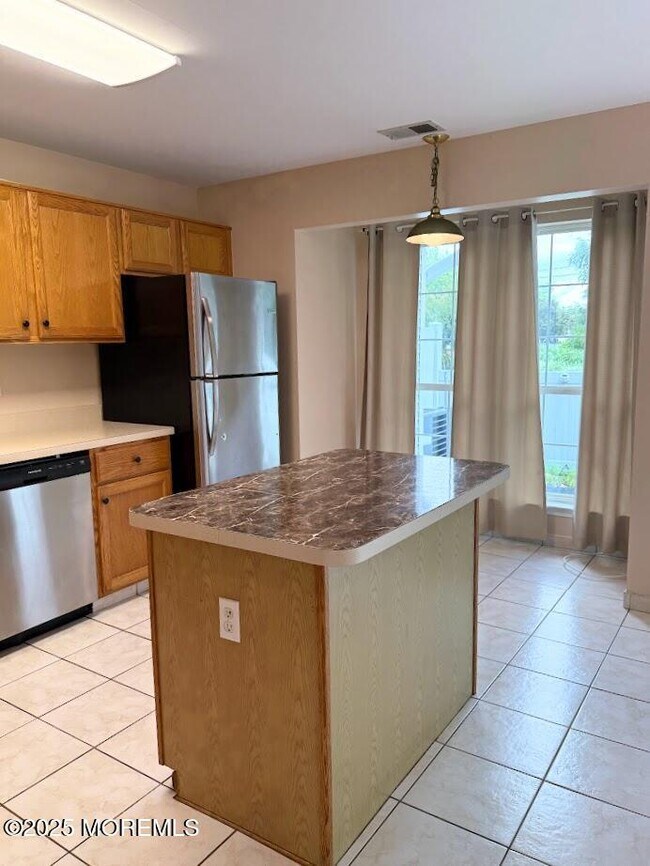 Building Photo - 159 Setter Pl