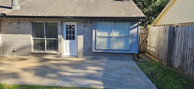 Building Photo - 2531 Northern Dr