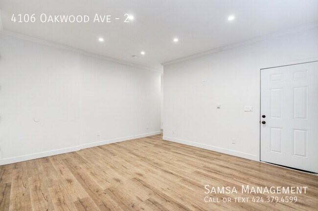 Building Photo - 4106 Oakwood Ave
