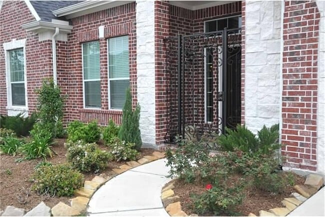 Building Photo - 8161 Tranquil Lake Way