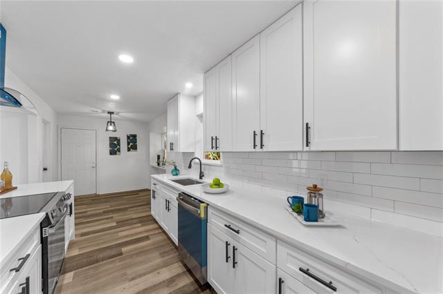 Building Photo - 2405 Roundrock Trail