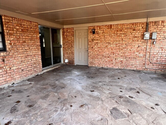 Building Photo - 134 NE Fullerton- Hot new listing!