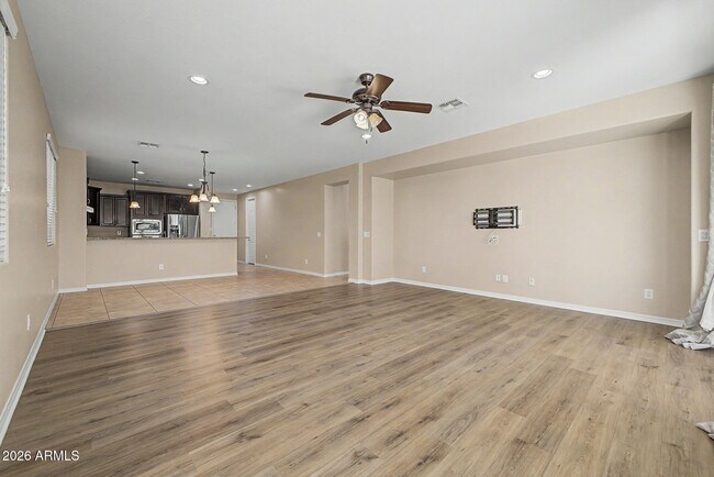 Building Photo - 2531 E Eleana Ln