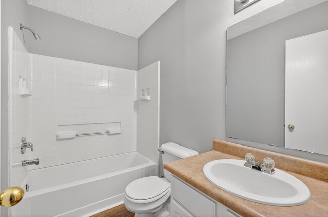 Building Photo - 1006 Halifax Ln