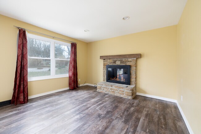 Building Photo - 207 Ridge Springs Ln