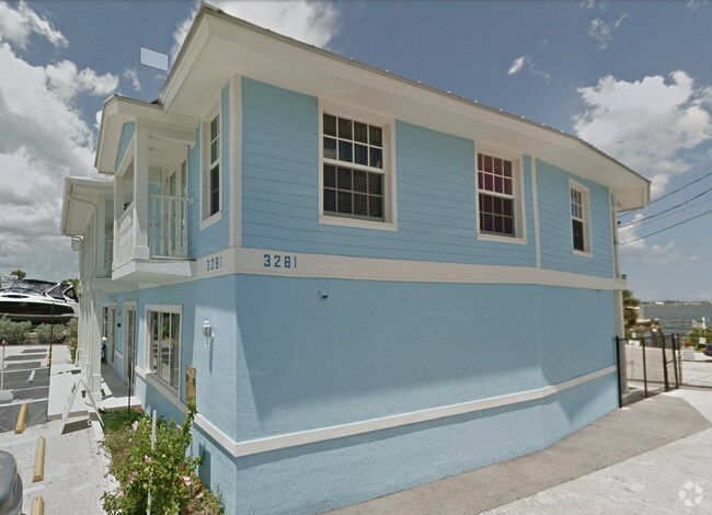 Building Photo - 3281 NE Indian River Dr