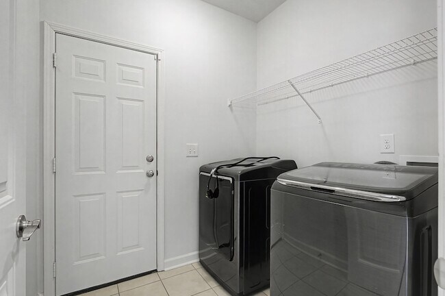 Building Photo - 140 Tulip Grove Point