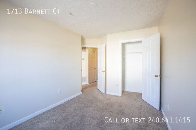 Building Photo - 1713 Barnett Ct
