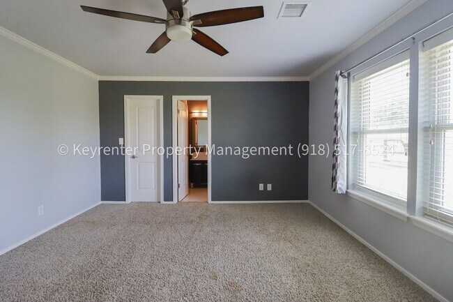 Building Photo - Incredible 4 Bedroom 4 Bath Home in Owasso!!!