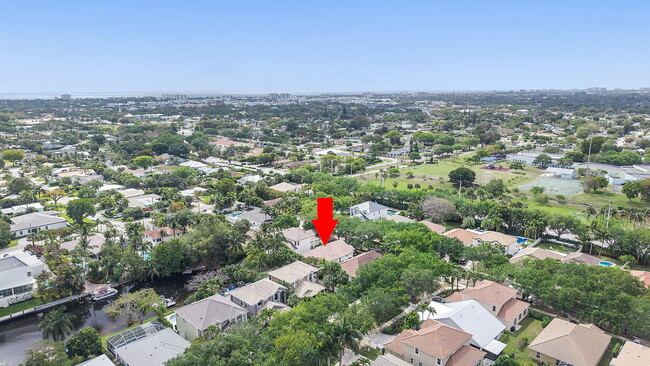 Building Photo - 981 Delray Lakes Dr