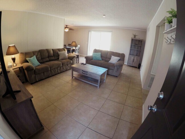 Building Photo - 4122 Lewis St