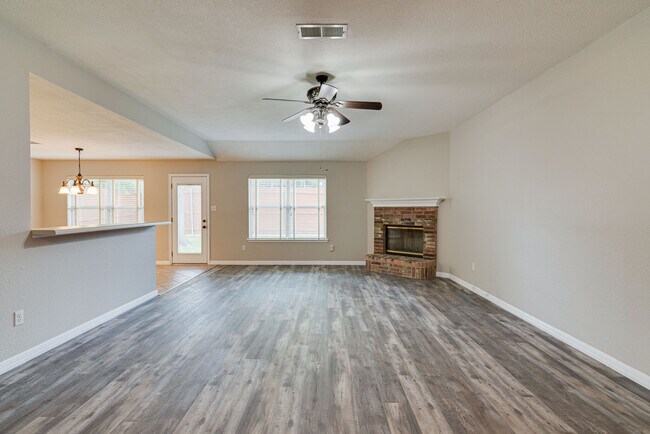 Building Photo - 6718 Valley Branch Dr