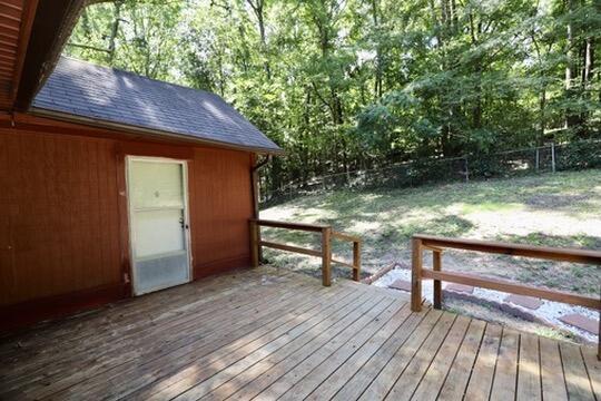 Building Photo - 3 Spring Lake Dr