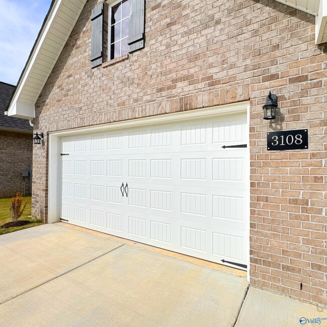 Building Photo - 3108 Henry Rd SE