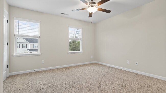Building Photo - Marshall Farm Townhome