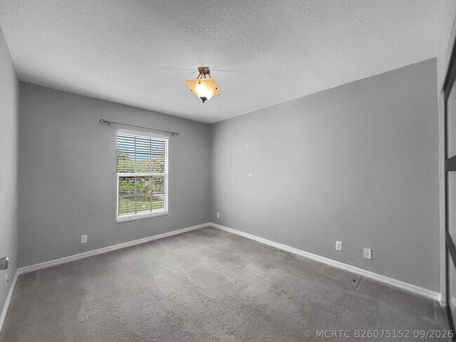 Building Photo - 4528 Thornwood Cir
