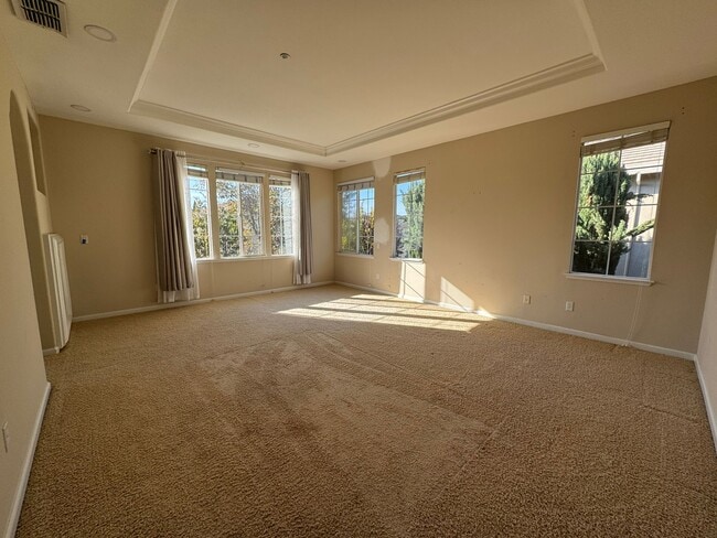 Building Photo - 37815 Fernwood Ct