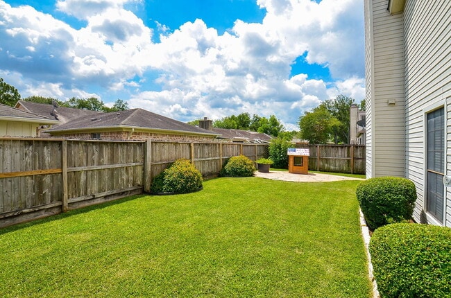 Building Photo - Echo Ridge, Sugar Land, TX 77478 - 3 BR 2 BA single-family home