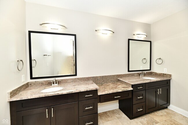 Building Photo - 8555 One W Dr