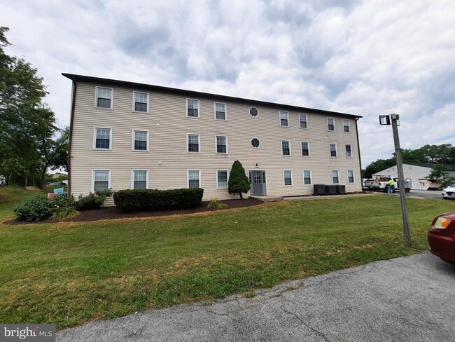 Building Photo - 1416 1416 N Shenandoah Ave