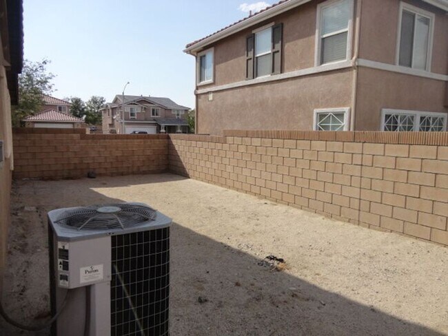Building Photo - Beautiful 3 + 2 Single Story Home Palmdale
