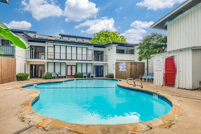 Building Photo - Fully Renovated Condo with Private Pool!