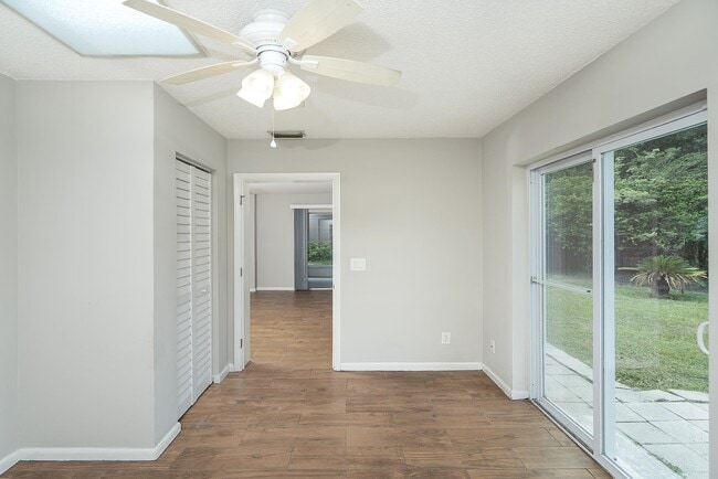 Building Photo - 1040 Dorado Dr