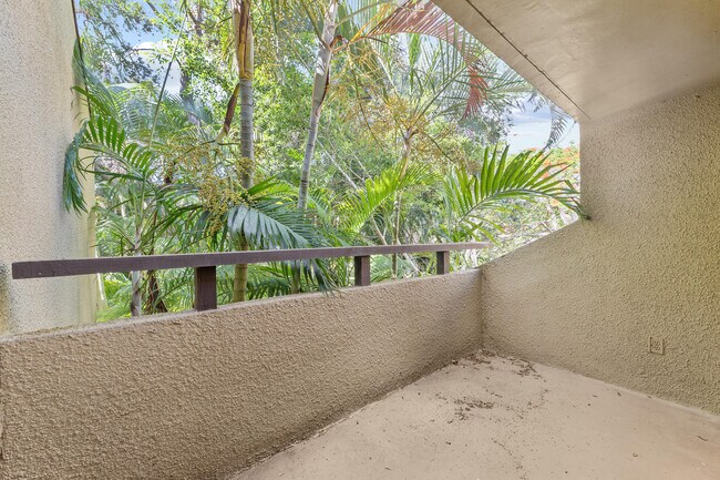 Building Photo - 790 St Albans Dr