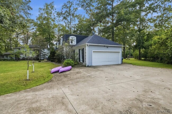Building Photo - 125 Amberwood Dr