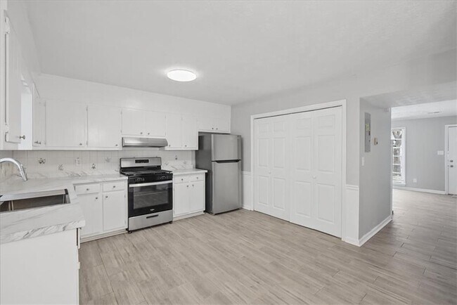 Building Photo - 291 Westland Way SW