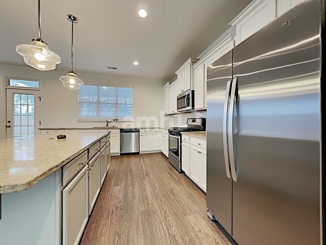 Building Photo - 132 Sago Ct