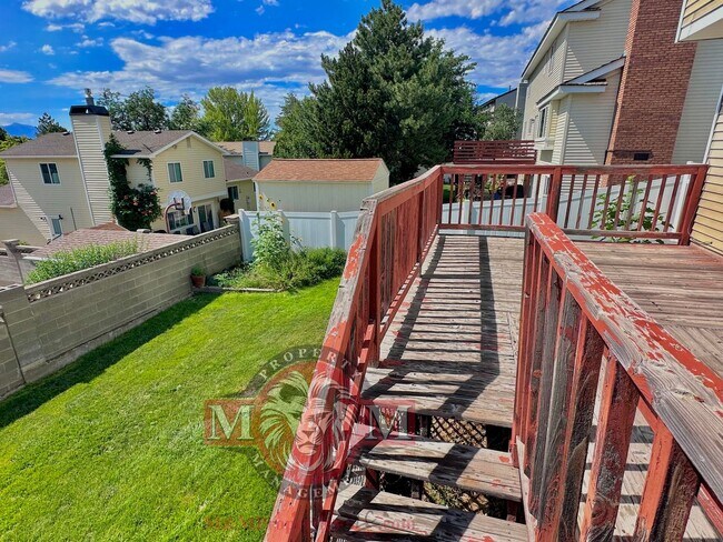 Building Photo - 12128 Woodridge Rd