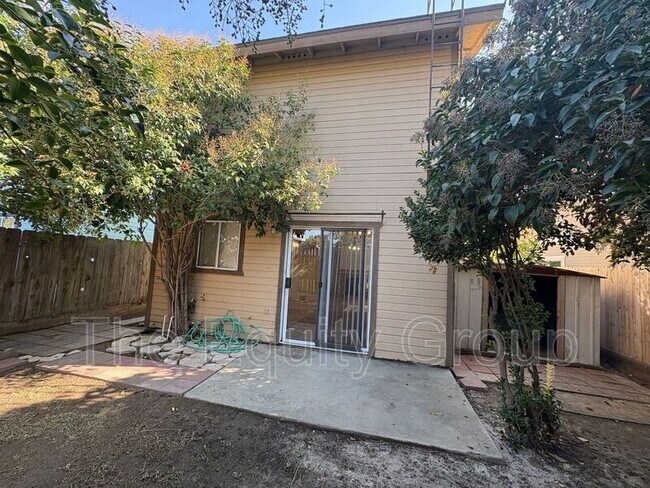 Building Photo - 2408 W Packwood Dr